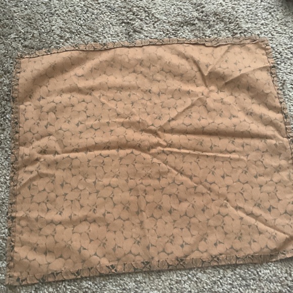 12 Fall small cotton napkins. Leaf pattern. Green, red, purple and brown. - Picture 5 of 9